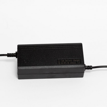 Зарядное устройство Li-ion 36V 2A, штекер XLR, выходное напряжение 42V, фото № 2 - ukr-mobil.com